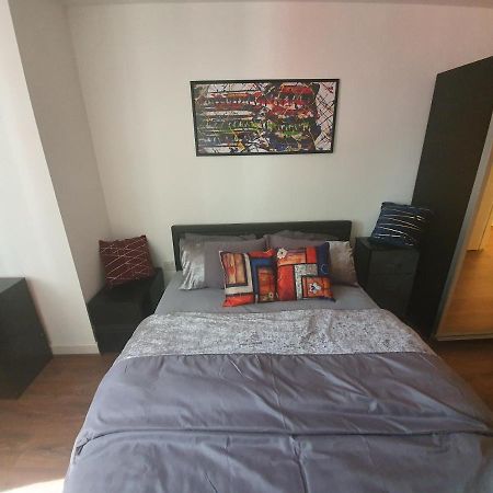 Double Room With Shared Bathroom 런던 외부 사진