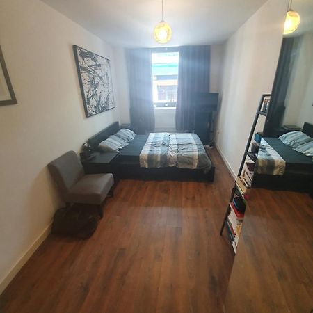 Double Room With Shared Bathroom 런던 외부 사진