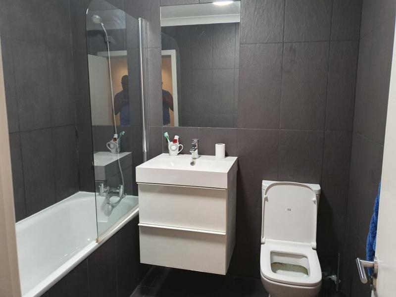 Double Room With Shared Bathroom 런던 외부 사진
