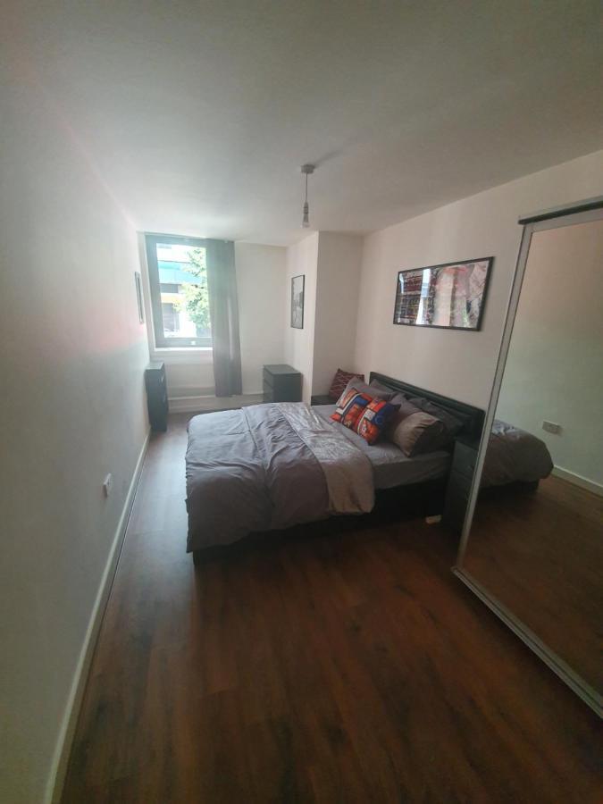 Double Room With Shared Bathroom 런던 외부 사진