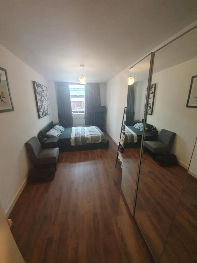Double Room With Shared Bathroom 런던 외부 사진